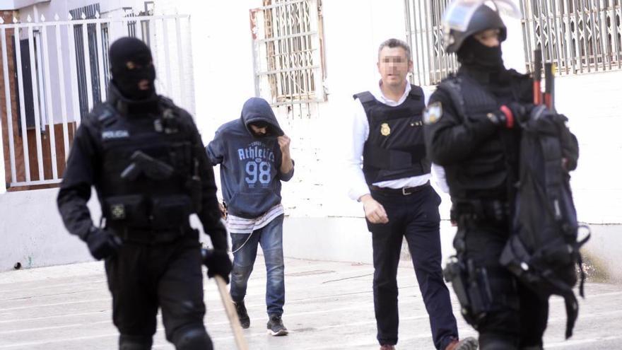 DISFRAZ POLICIA ESPECIAL. de segunda mano por 9 EUR en Málaga en