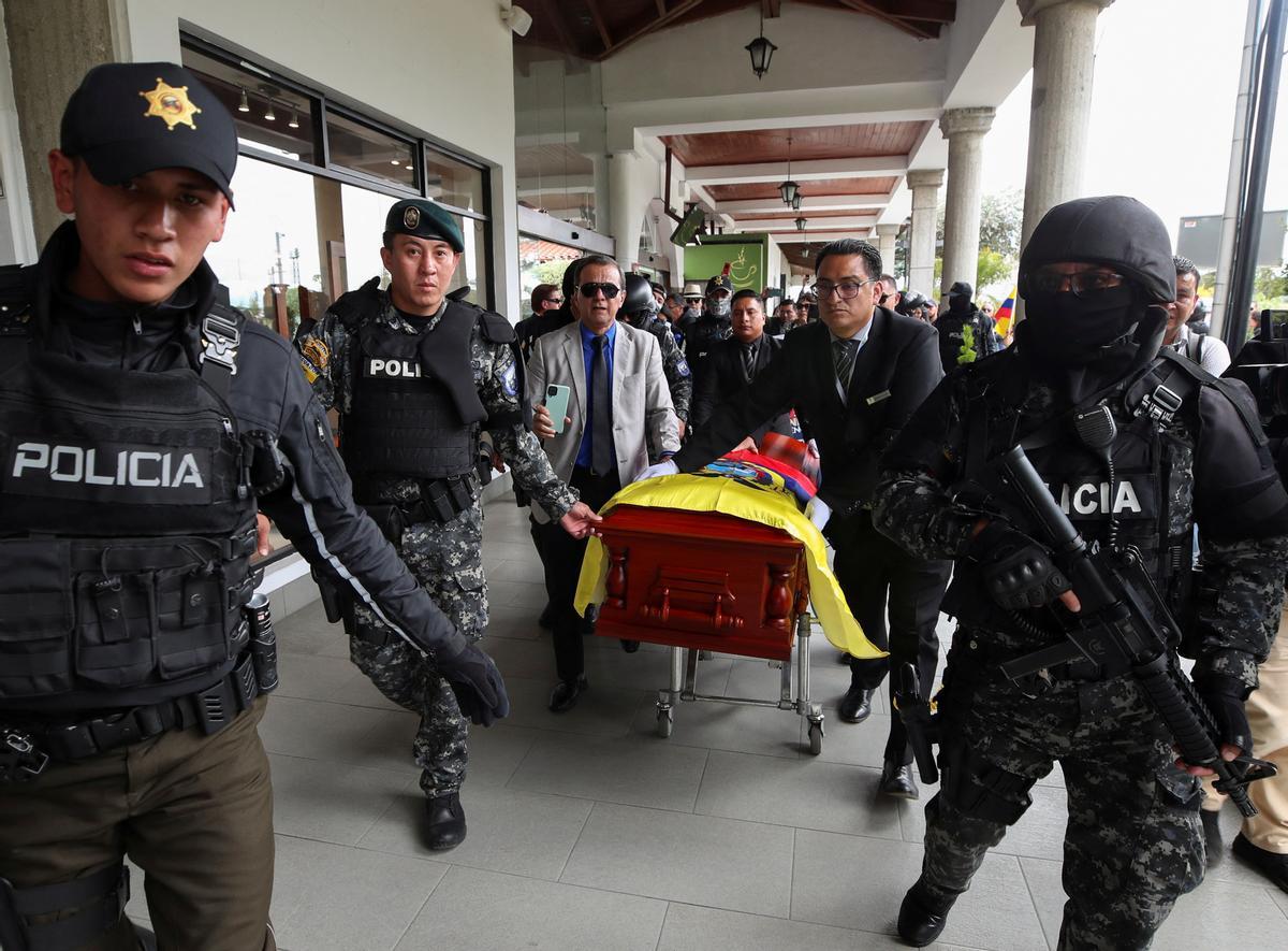 Quito despide al candidato asesinado Fernando Villavicencio