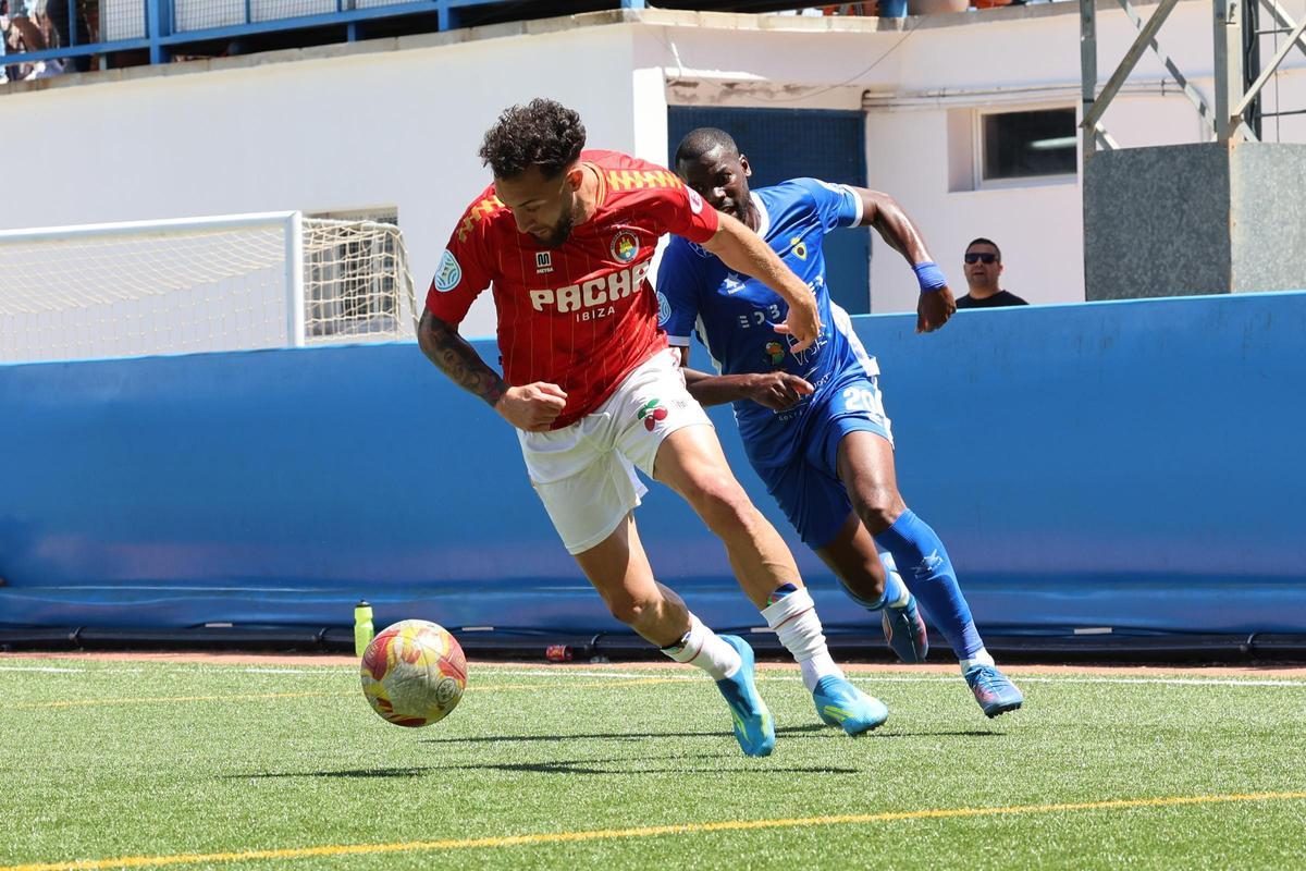 Imágenes del empate de la SD Ibiza ante el CE Andratx por 2-2 en Sant Rafel
