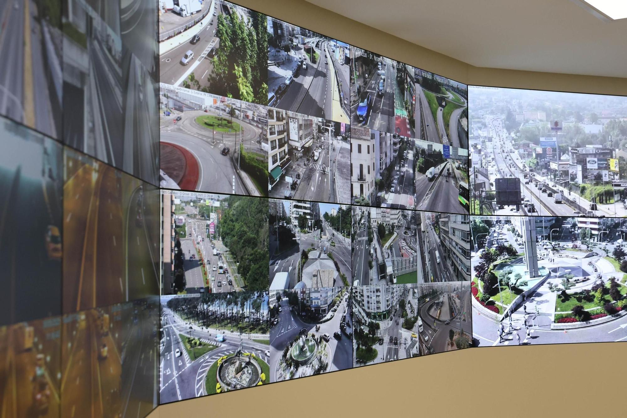 Visita a la sala de gestión de Movilidad del Concello de Vigo