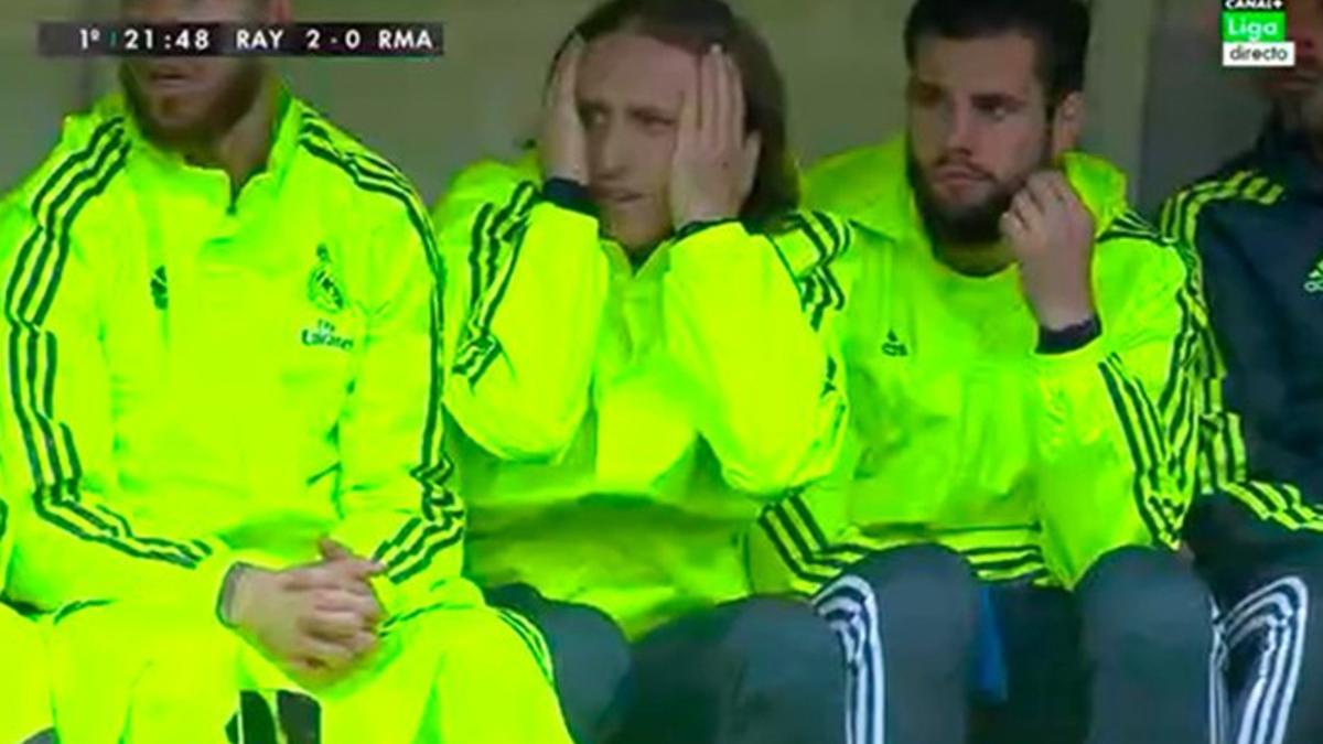 Modric, con las manos en la cabeza