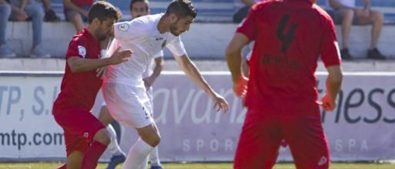 El Olímpic cae a puestos de descenso tras salir goleado del campo del Paterna (3-0)