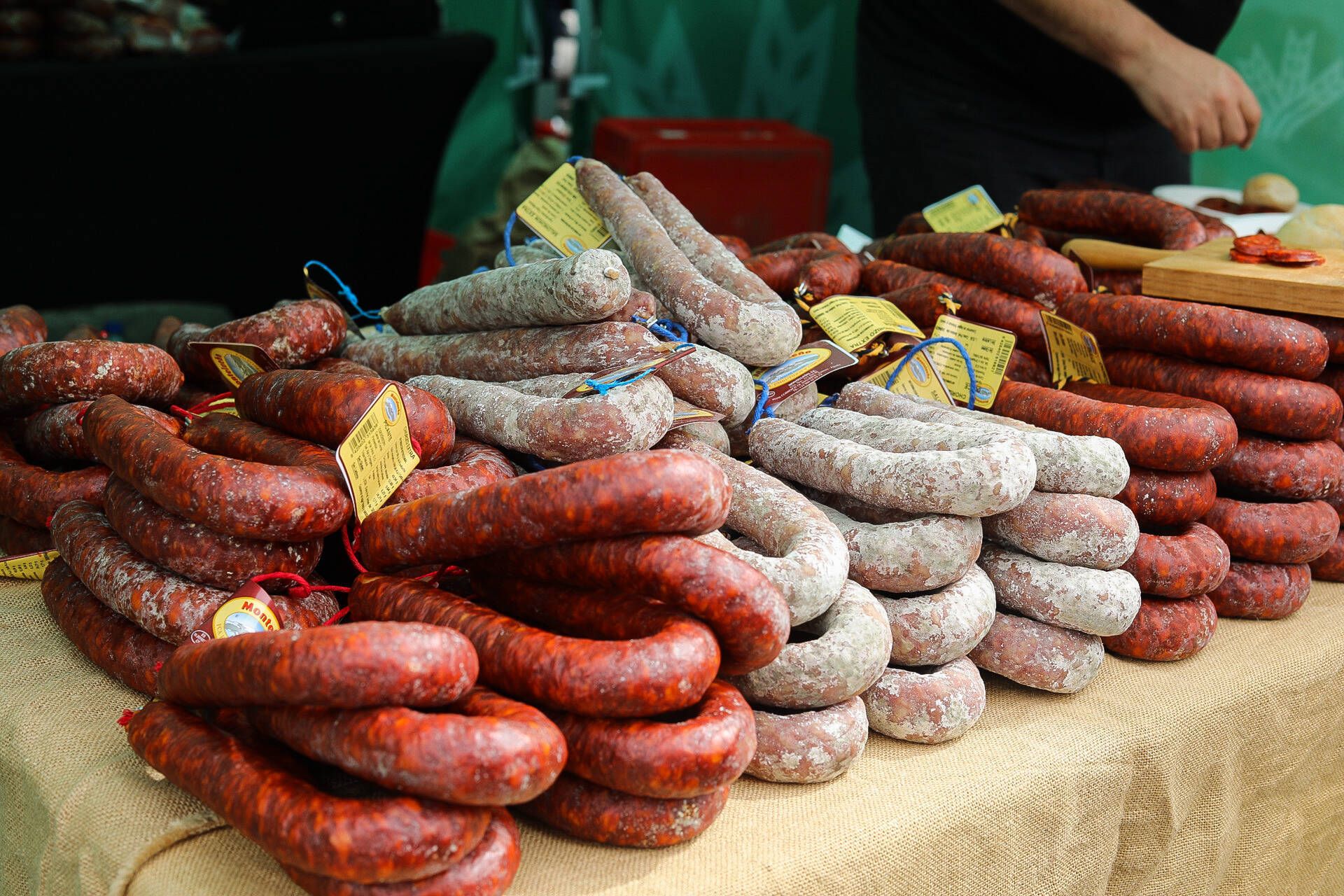 Feria solidaria del embutido zamorano: al rico pan y chorizo