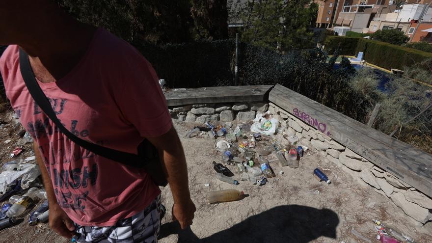 Botellón junto al yacimiento arqueológico del Tossal de Manises