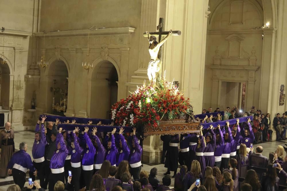 Procesión en el interior de la iglesia la Seu en Xàtiva