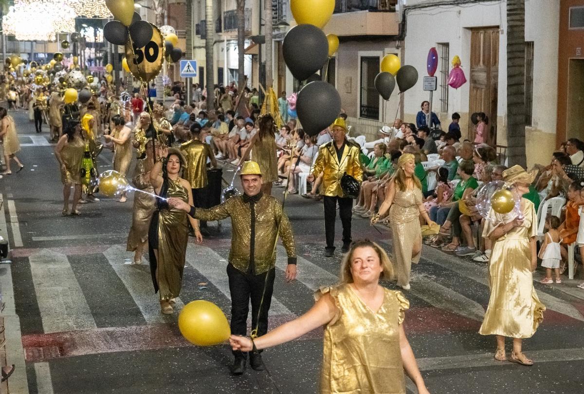 El acto que más espectadores reúne cada año es la «Cabalgata de Disfraces» del lunes 17 de agosto.
