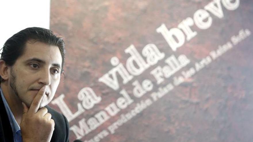 El tenor Jorge de León, durante la presentación del Palau de les Arts Reina Sofía de las producciones &quot;La vida breve&quot;, de Manuel de Falla, y &quot;Cavalleria rusticana&quot;, de Pietro Mascagni