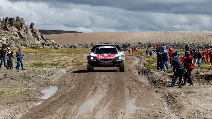 Carlos Sainz, nuevo líder del Dakar