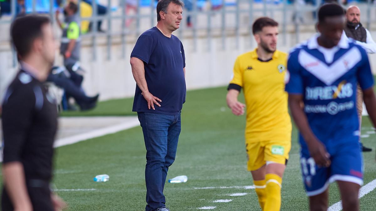 Manolo Díaz, durante el partido contra el Badalona