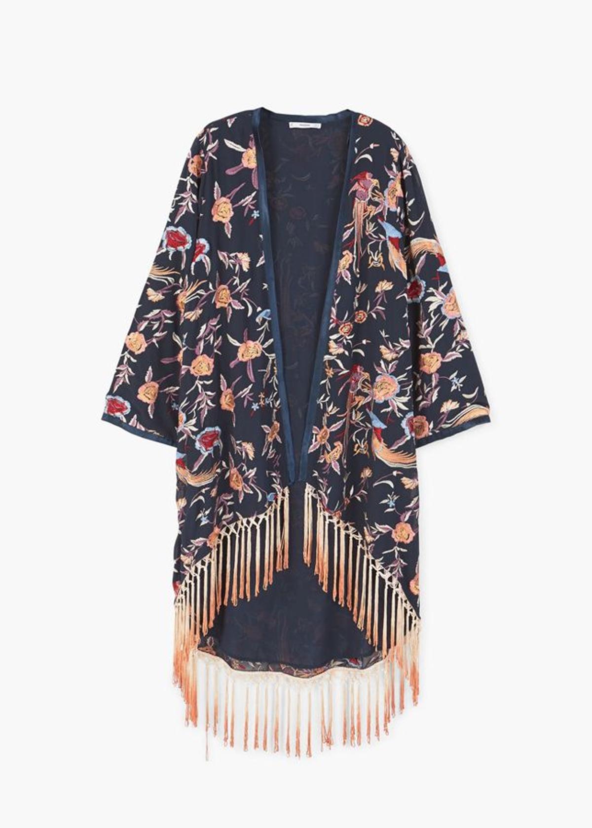 Kimonos largos: Bordado y con flecos, de Mango, 69,99 euros