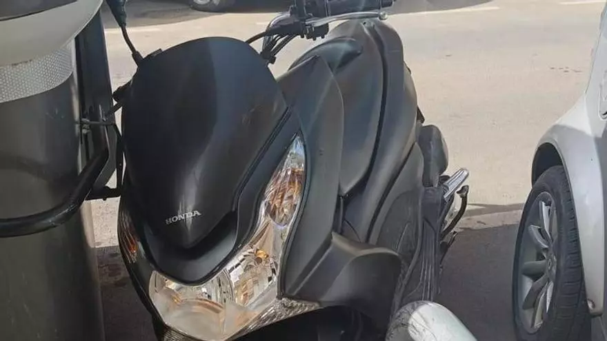 Vídeo | Los ladrones huyendo en moto de un robo en València