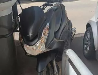 Un testigo persigue en patinete eléctrico a los ladrones de una joyería tras un robo de 38.850 euros