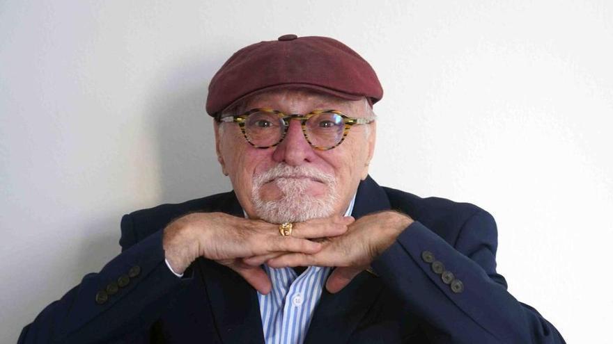Moncho Borrajo gana el Premio de Literatura y Ensayo Fernando Arenas: "Mi poesía tiene la niebla de Galicia"