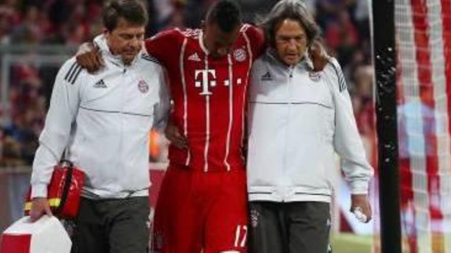 Jerome Boateng va ser substituït abans del descans, dimecres