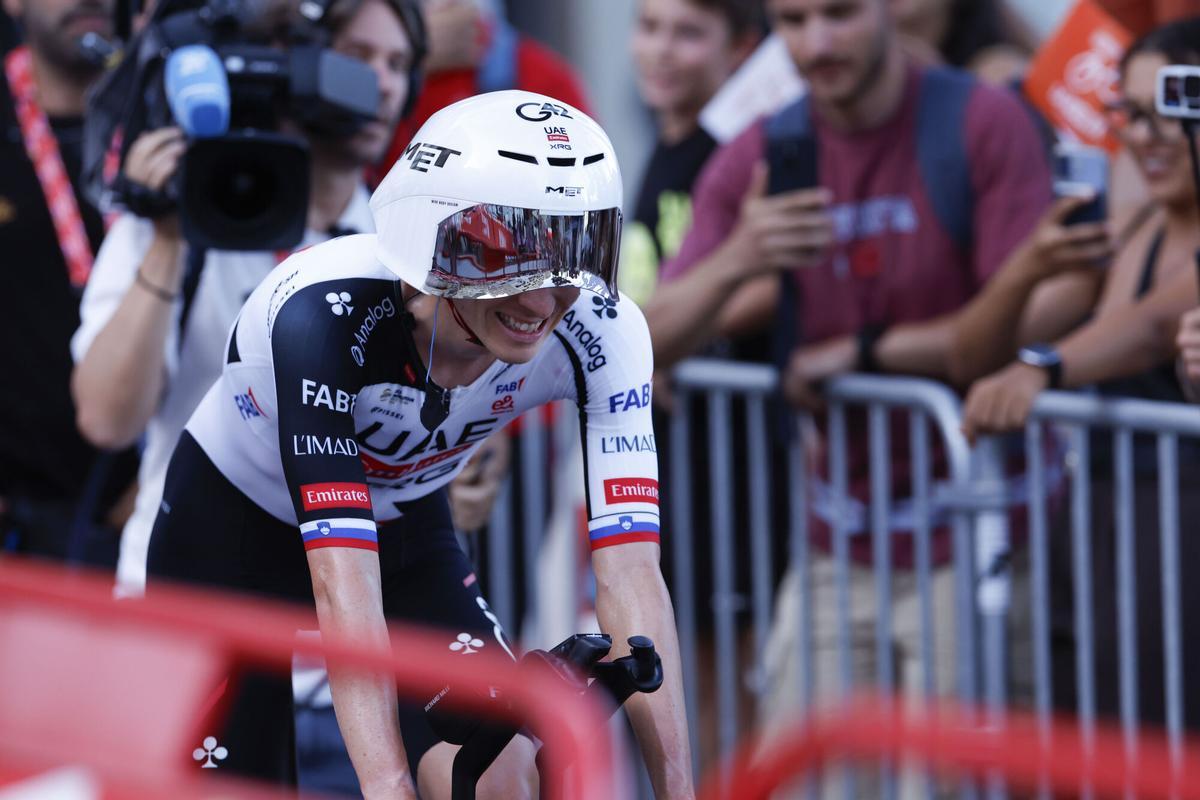 El ciclista esloveno Tadej Pogacar tras ganar la primera etapa de la Vuelta a España