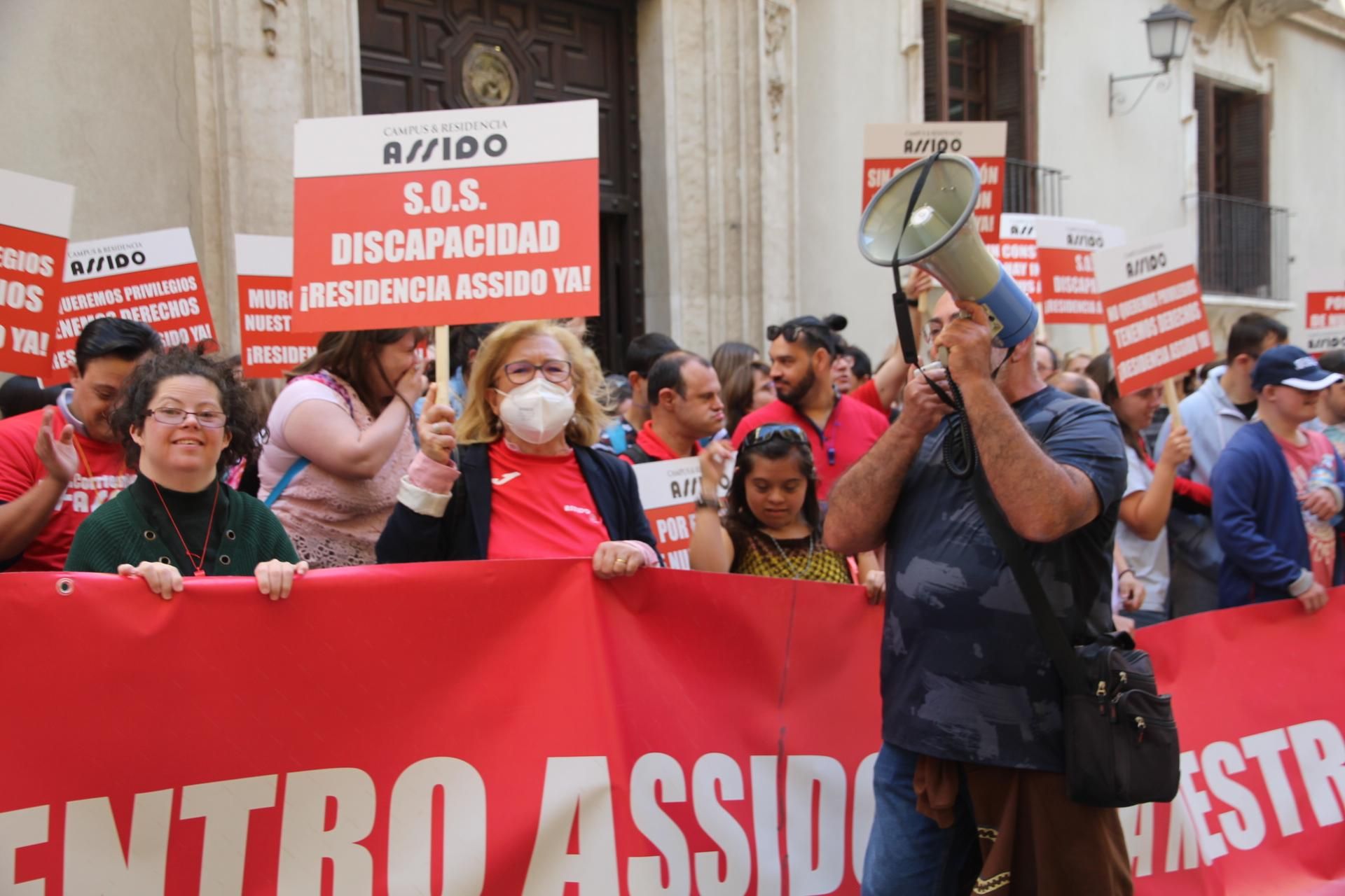 Concentración de Assido en Murcia ante la CHS