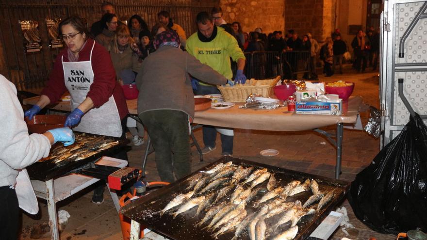 Segorbe celebra San Antón con su popular sardinada