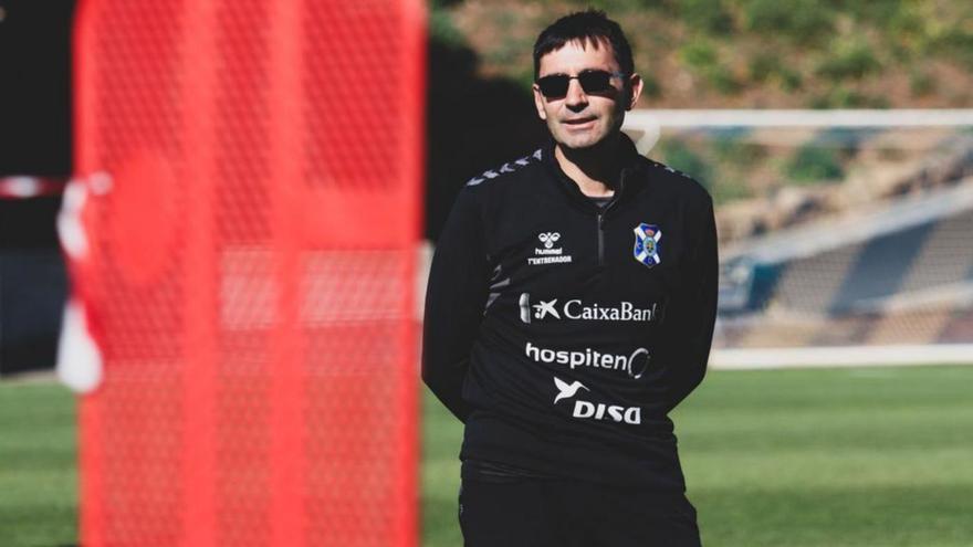 Asier Garitano, durante la sesión preparatoria de ayer. | | CD TENERIFE