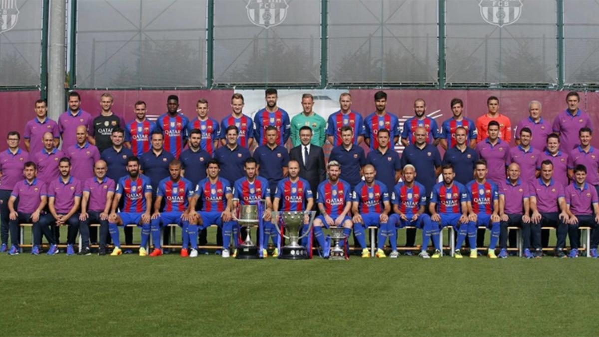 La foto oficial del Barça 2016/17 que se llevó a cabo en la mañana del martes