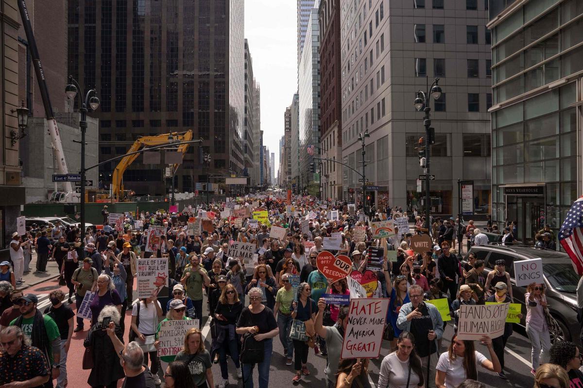 Los estadounidenses vuelven a la calle para protestar contra las ...
