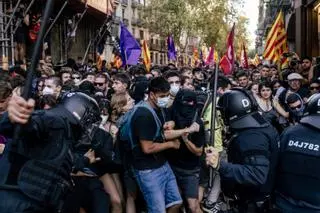 Imágenes de las manifestaciones en el Fossar de les Moreres