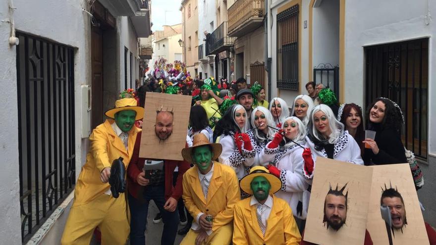 Villar del Arzobispo y Vinaròs vibran con sus carnavales