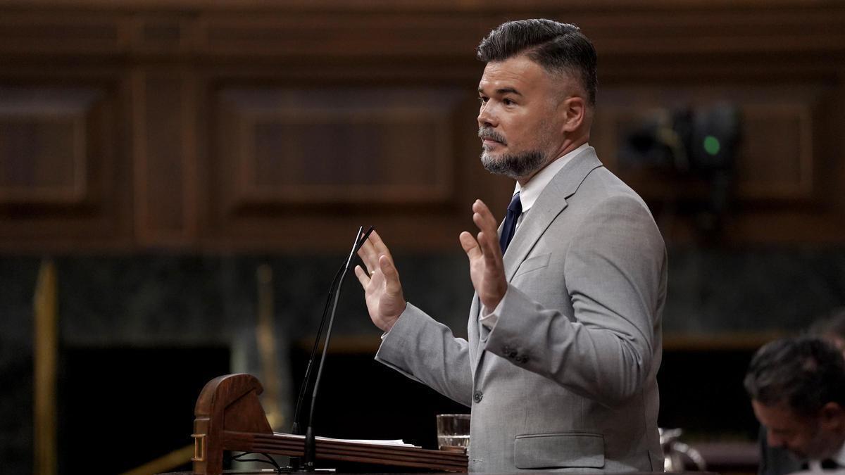 Rufián: "Han aplaudido todos menos la señora Robles, aquí tienen un problemón importante"