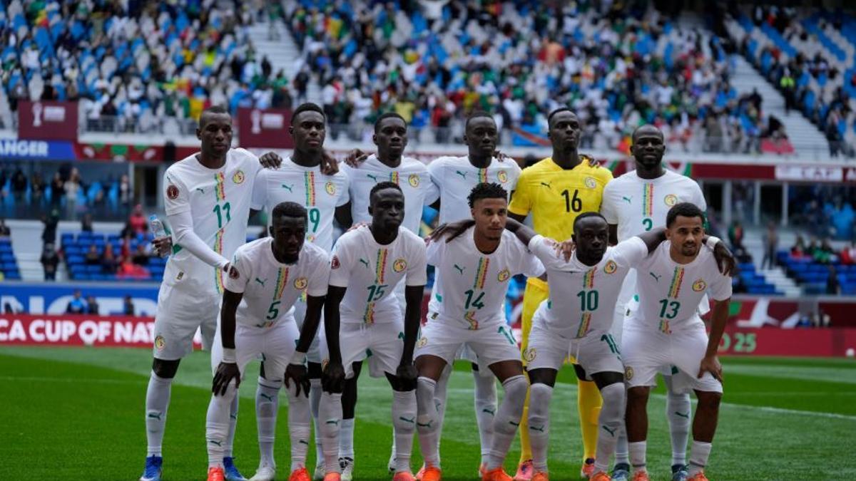 Pape Gueye, en el once titular de Senegal.