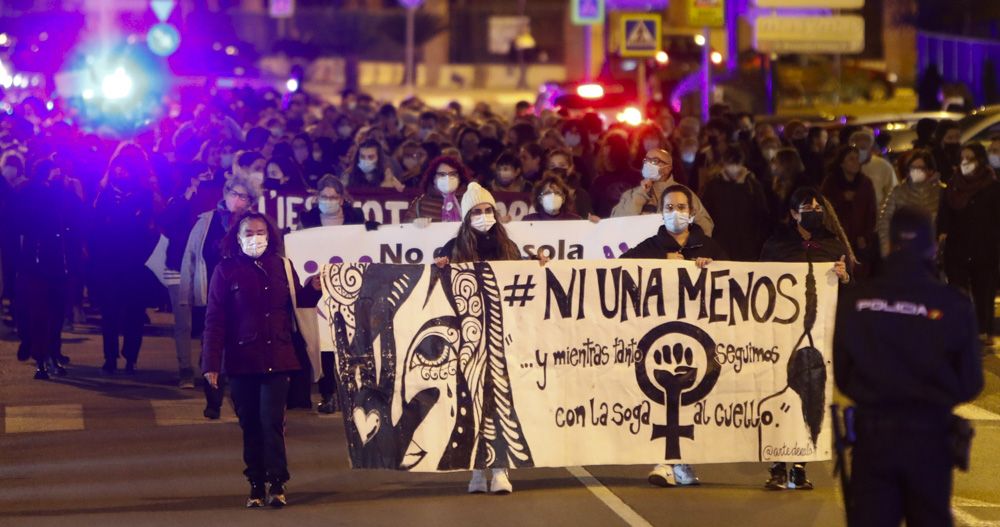 Manifestación en las calles del Port de Sagunt, el 25N contra la violencia machista.