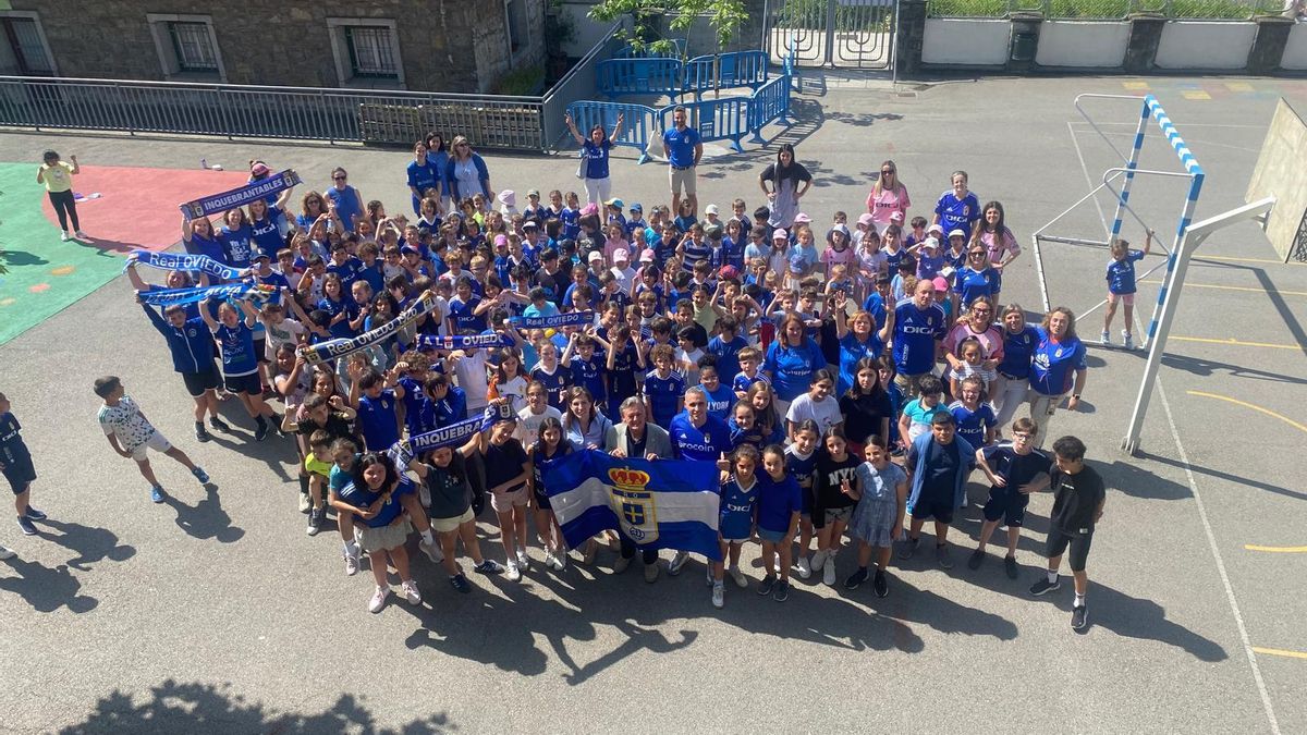 Los colegios de Oviedo se tiñen de azul: así animan los alumnos al equipo carbayón