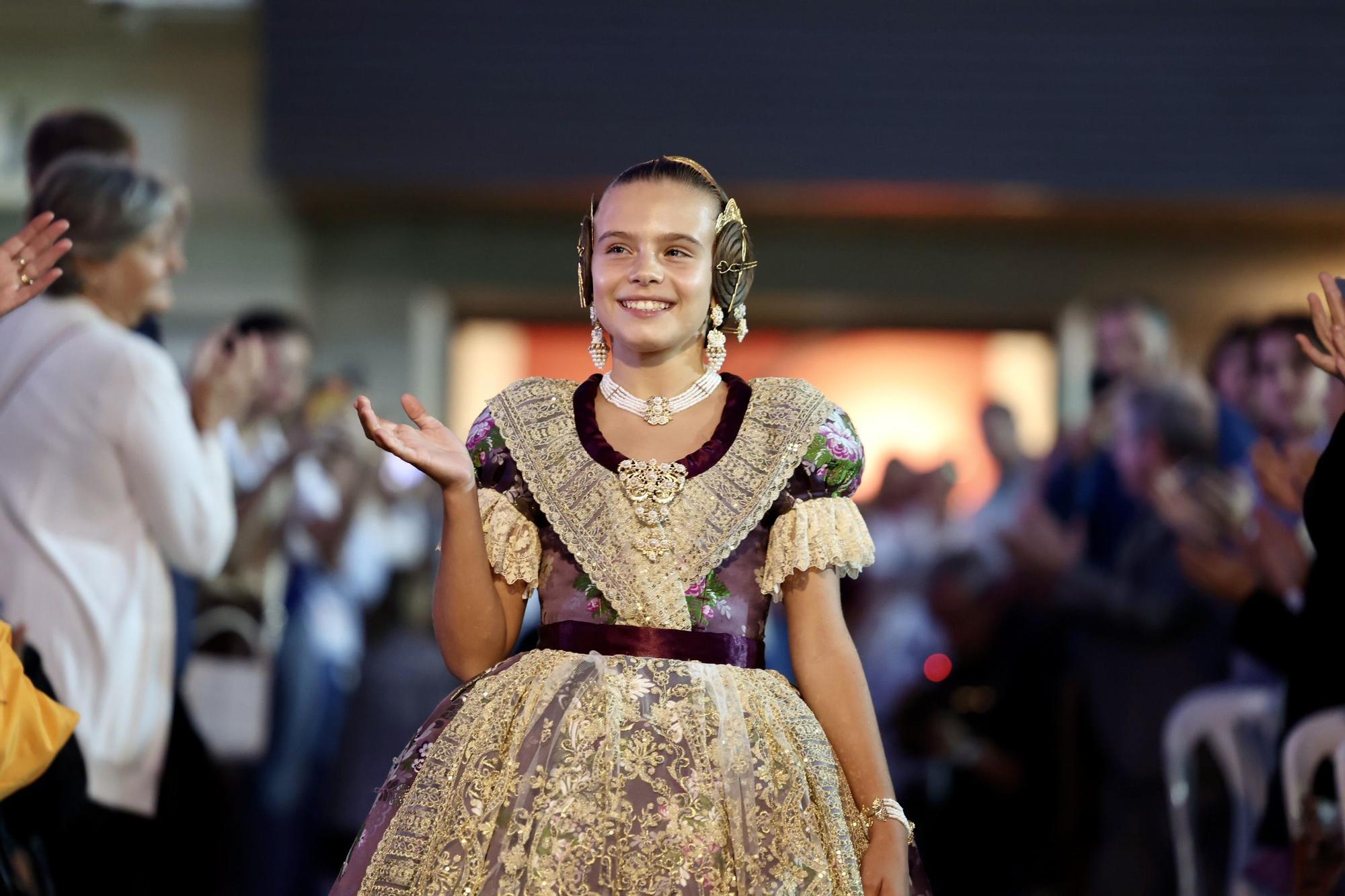 La primera gran prueba de María Estela, Marina y las cortes en la Festa per a Tots