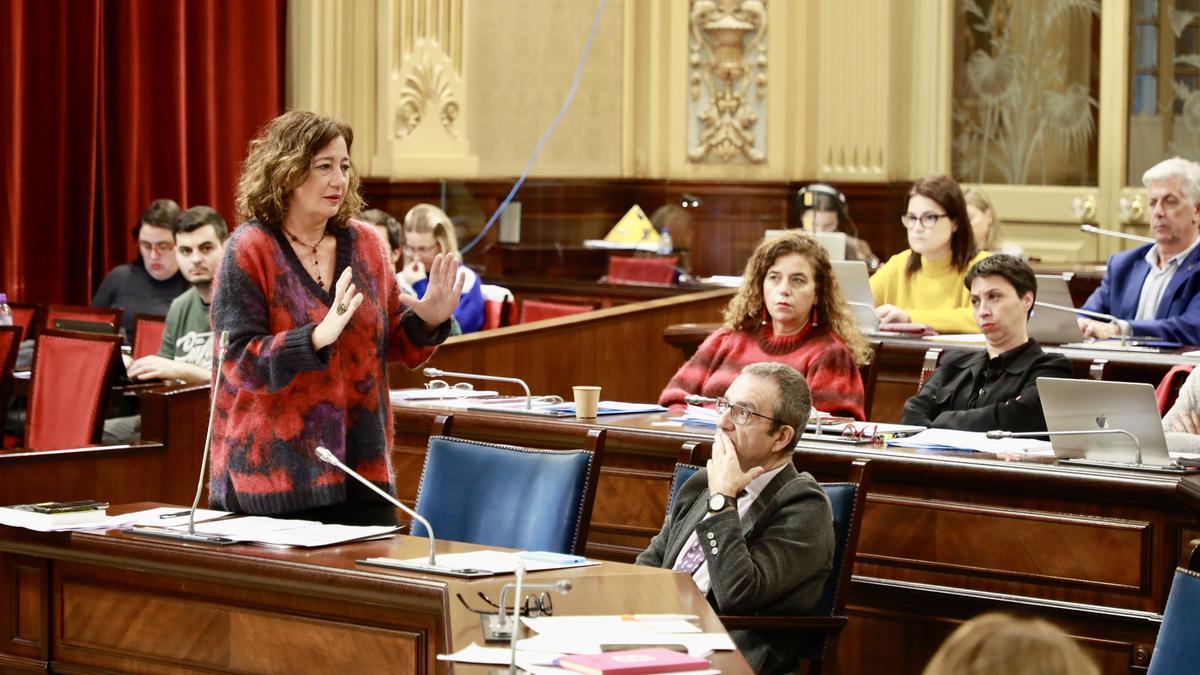 La presidenta del Govern, esta mañana en el Parlament.