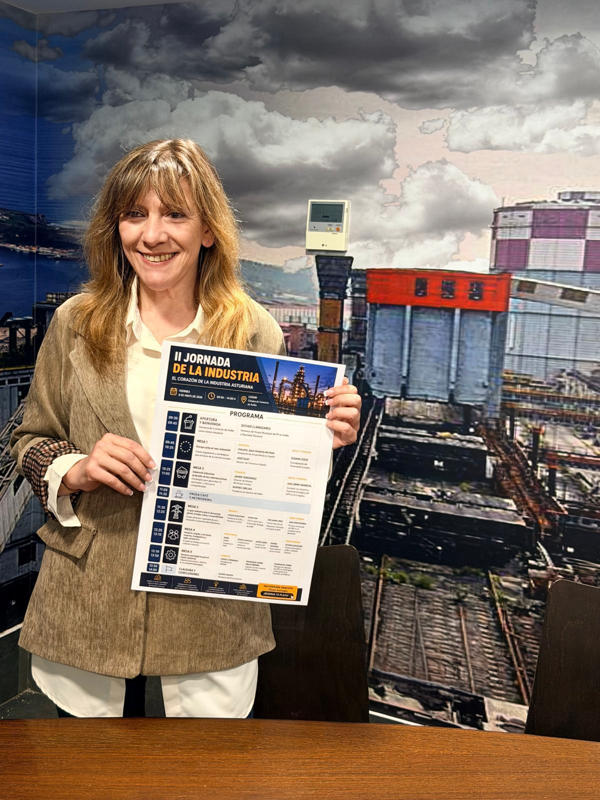 Esther Llamazares, con el cartel de las jornadas