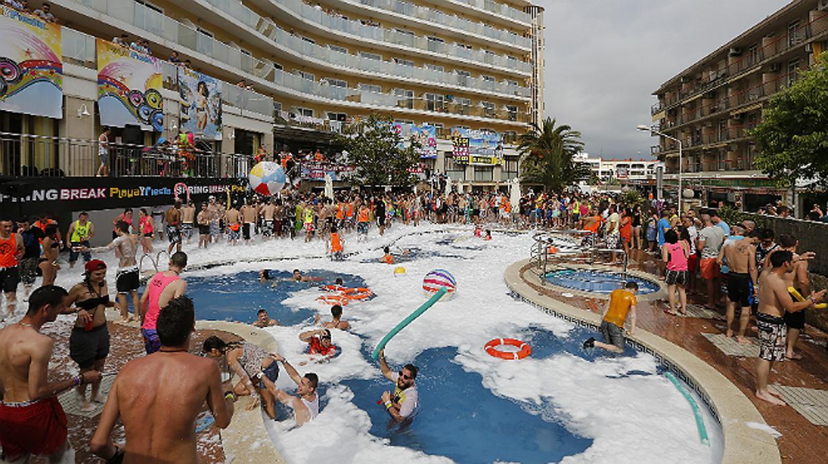 Un millar de jóvenes franceses estuvieron 4 días de fiesta ininterrumpida en Calella