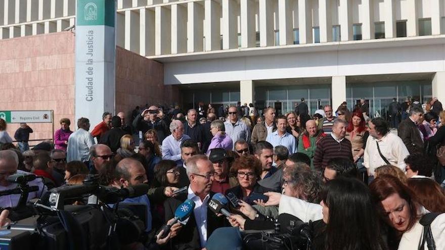 Fuentes y Villalba, ayer en la Ciudad de la Justicia.