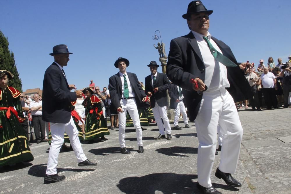 O Hío baila para rendir culto a San Roque