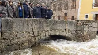 Mañueco destaca que la situación en Ávila “mejora”, pero sigue la alerta