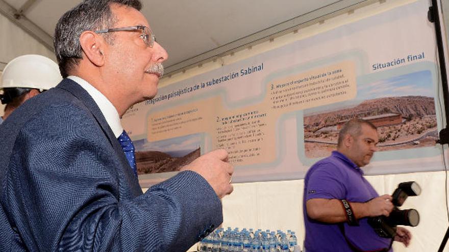 José Folgado, presidente de Red Eléctrica, durante la colocación de la primera piedra en el Sabinal, hace un año.