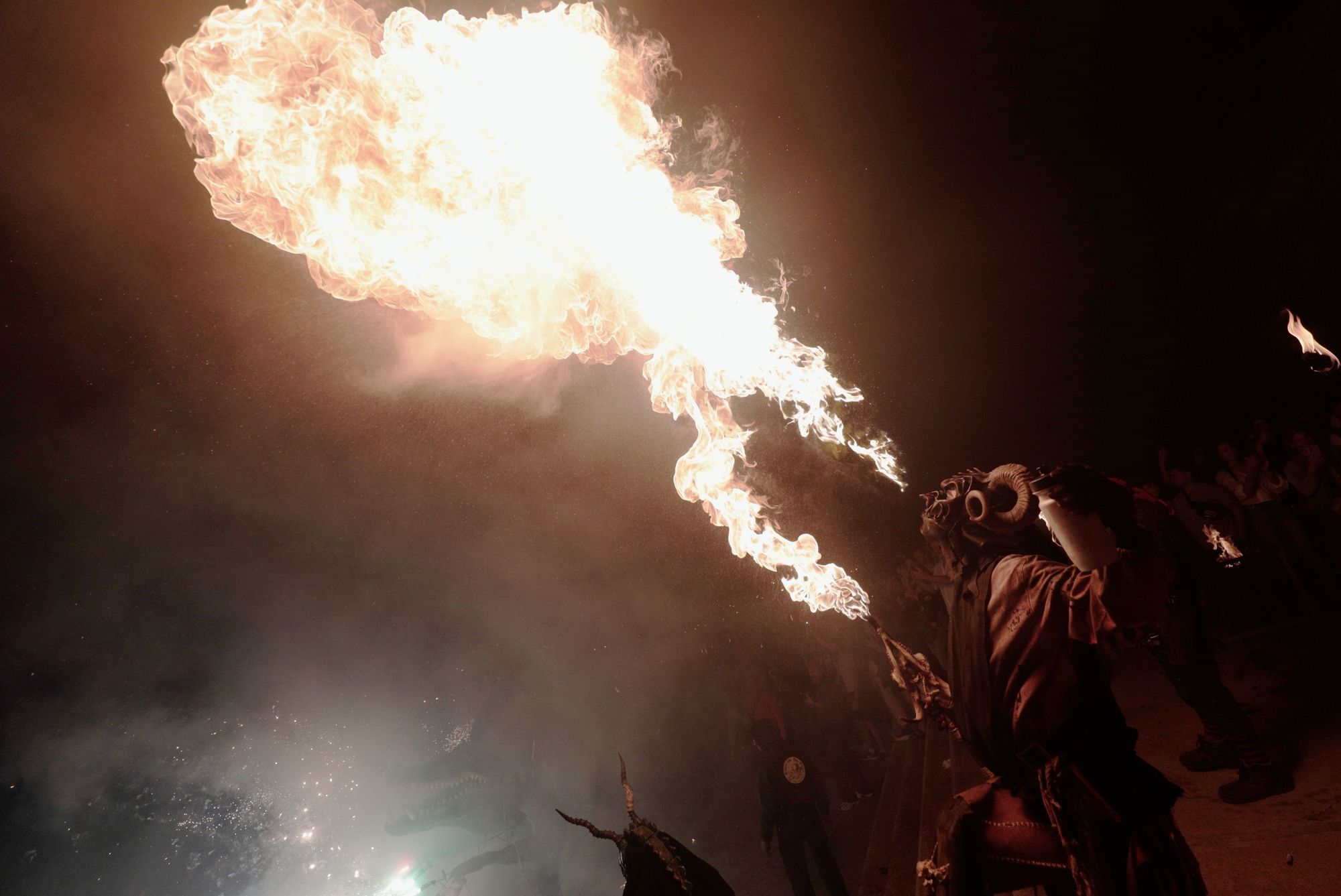 Die Feuerteufel erobern den Parc de la Mar von Palma de Mallorca