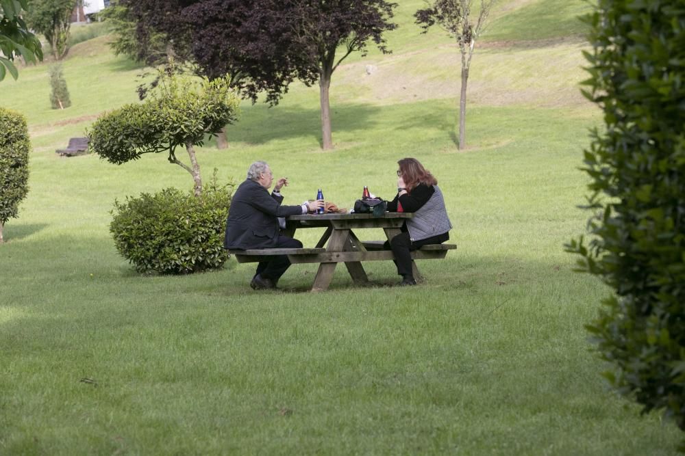 Oviedo en el primer día para poder salir a pasear y a hacer deporte por tramos horarios en Asturias.