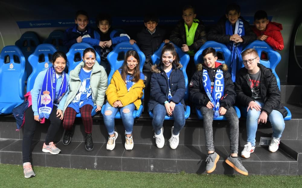 Alumnos del Ría do Burgo viven su experiencia blanquiazul