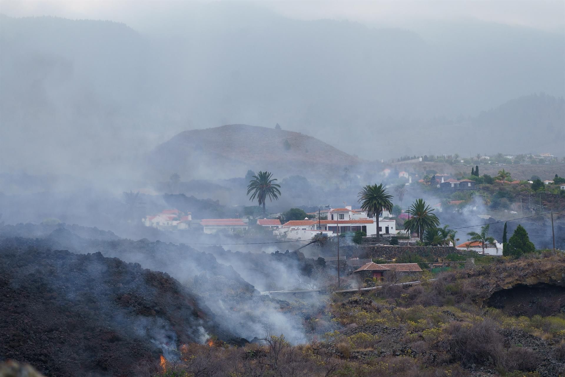 Viviendas afectadas por la erupción del volcán en La Palma.