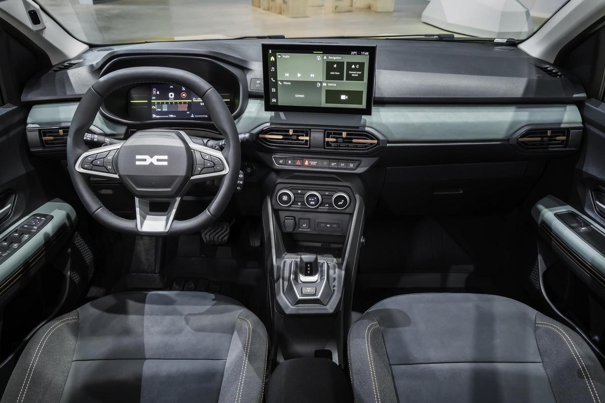 Los tres modelos se benefician de una serie de cambios introducidos en el interior