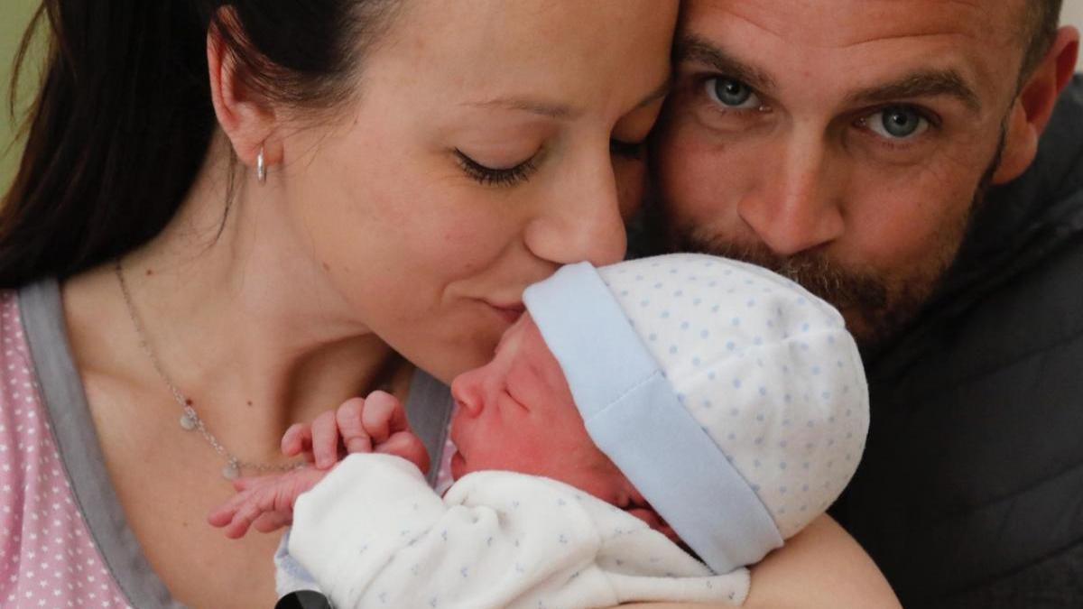 El primer bebé del año 2020 nace en el hospital San Juan de Dios y se llama Mario