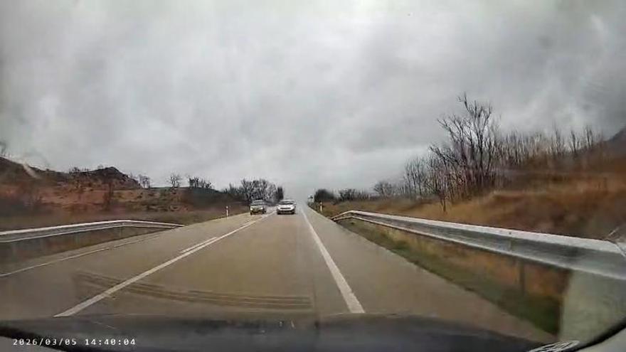 VÍDEO | Investigado un conductor en Teruel por adelantar con riesgo de colisión frontal