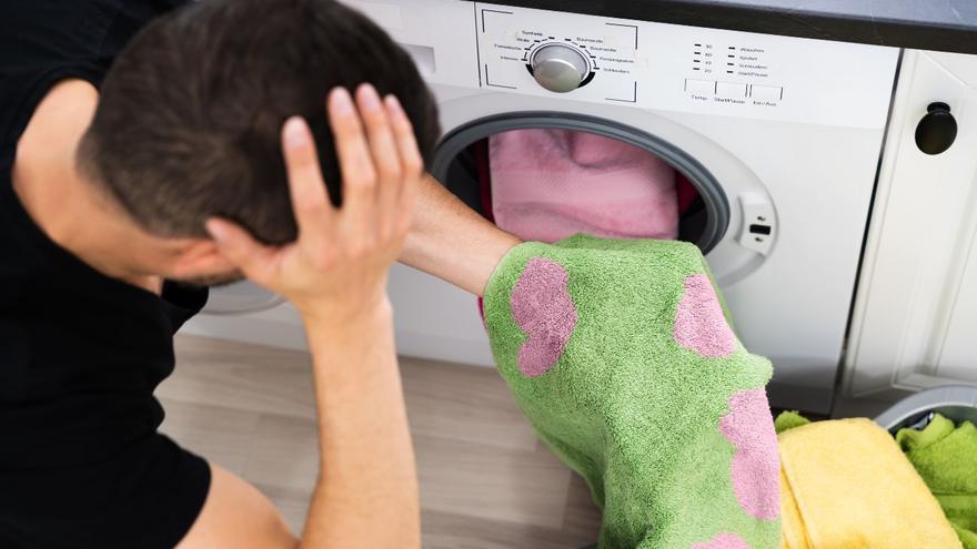 Descubre por qué poner la lavadora a 30 grados borra hasta las manchas más difíciles, como las de lejía