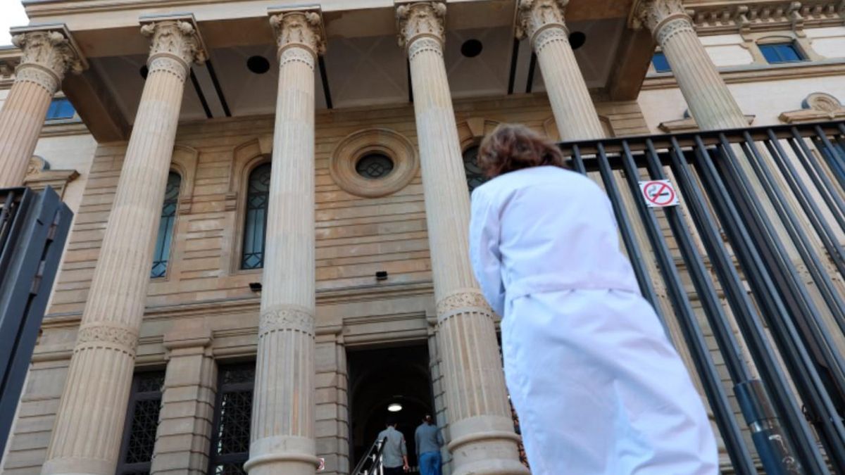 La fuerte carga académica y los exámenes afectan a la salud mental de los estudiantes de Medicina
