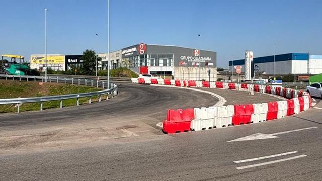 El nuevo ramal de acceso a Parque Principado, ya asfaltado. | J. A. O.