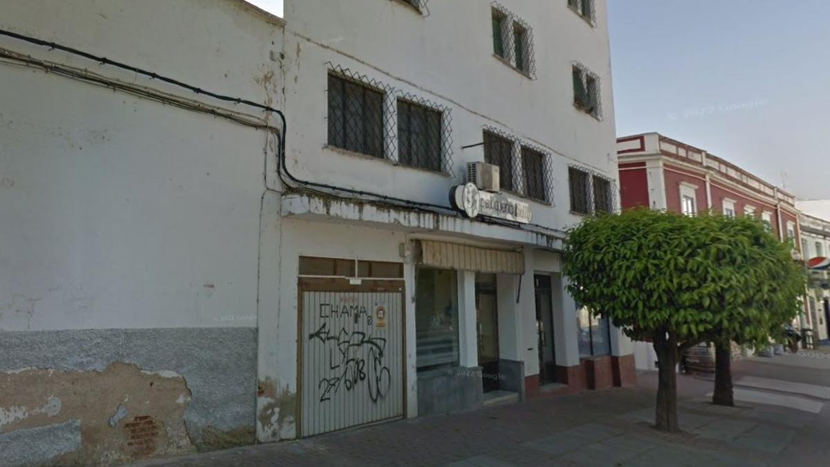 El local que ocupa la peluquería Willy, en la plaza de la Constitución.