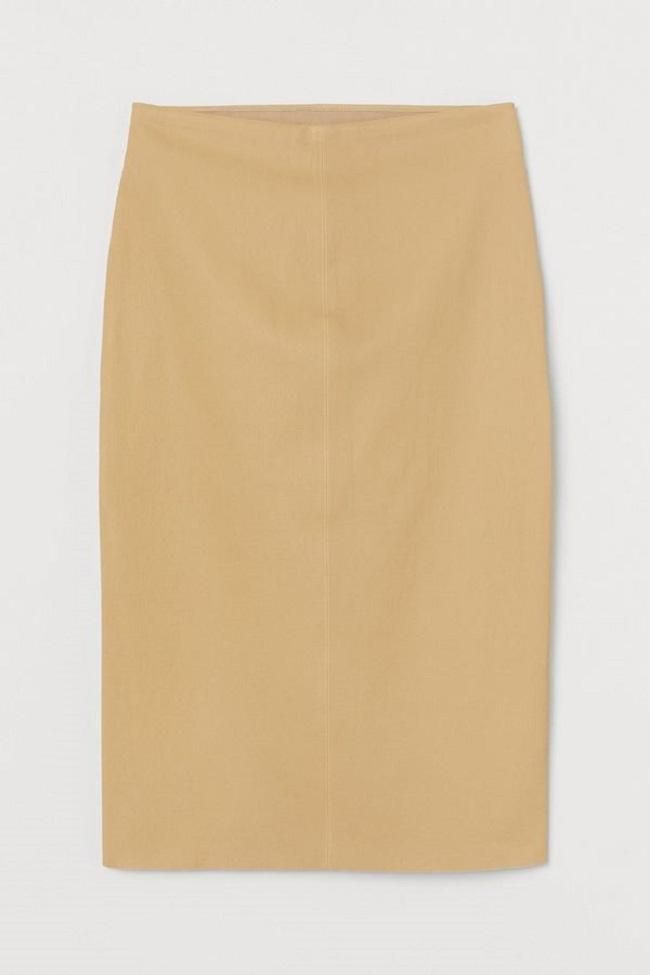 Falda lápiz en piel, de H&M